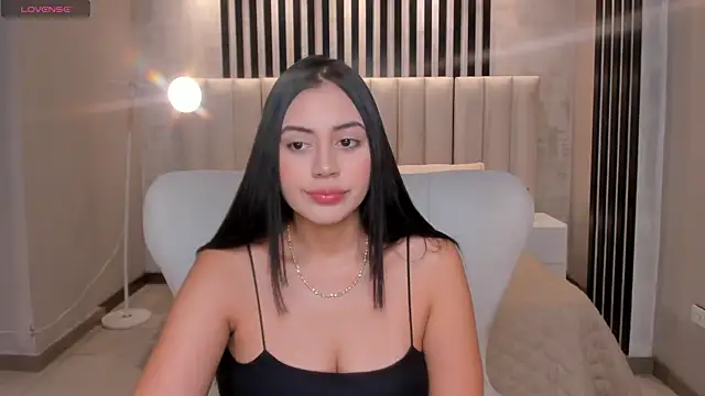 Snapshot of AmbarJames_ chatting on 04/22/26, 11:23 AmbarJames online show from 04/22/26, 11:23