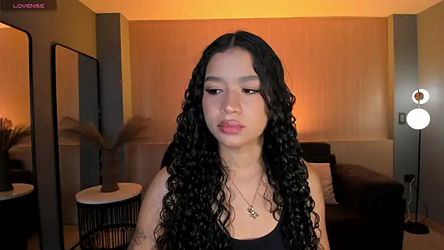 SophieHouston  online show from 10/04/25, 04:10