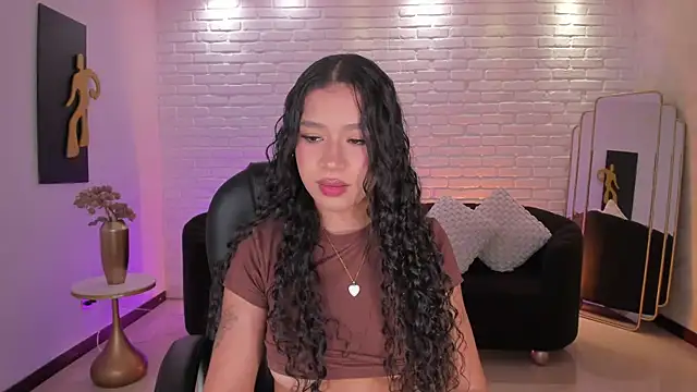 SophieHouston  online show from 12/18/25, 03:45