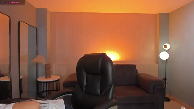 SophieHouston  online show from 06/05/26, 02:51