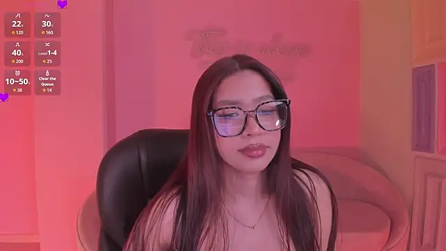 Snapshot of SophieHouston_ chatting on 07/07/26, 06:47 SophieHouston online show from 07/07/26, 06:47