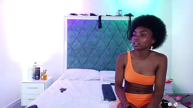 Snapshot of Asha_zuri_and_adam chatting on 11/14/25, 12:48 Asha zuri and adam online show from 11/14/25, 12:48