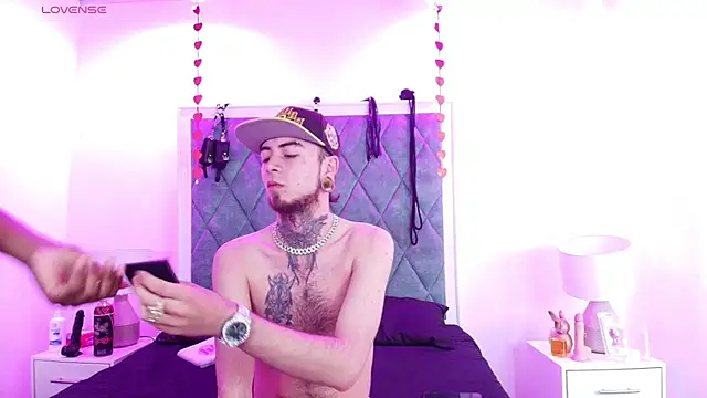 Snapshot of Asha_zuri_and_adam chatting on 02/10/26, 12:31 Asha zuri and adam online show from 02/10/26, 12:31