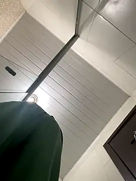 Snapshot of PIROCAGG21 chatting on 10/15/25, 09:09 PIROCAGG21 online show from 10/15/25, 09:09