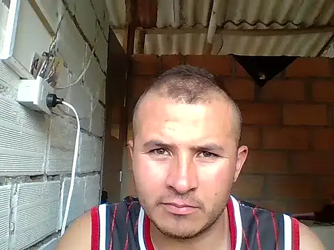 Snapshot of santiii___12 chatting on 11/30/25, 10:03 santiii 12 online show from 11/30/25, 10:03