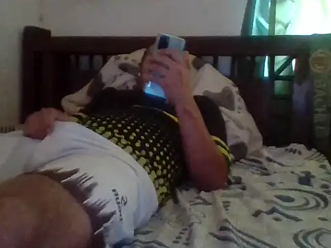 Snapshot of santiii___12 chatting on 01/05/26, 08:34 santiii 12 online show from 01/05/26, 08:34