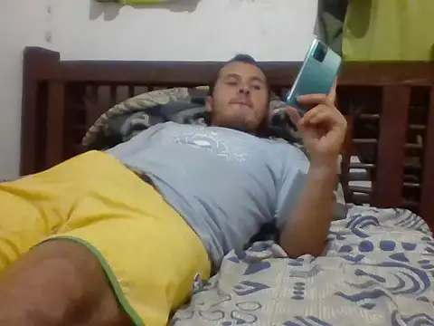 Snapshot of santiii___12 chatting on 01/17/26, 01:54 santiii 12 online show from 01/17/26, 01:54