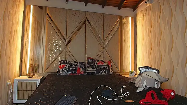 Hotcouple 222 online show from 03/31/26, 07:20