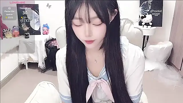 Snapshot of -EEBABY chatting on 06/13/26, 02:37 -EEBABY online show from 06/13/26, 02:37