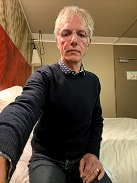 SexyLeon8 online show from 09/16/25, 07:26