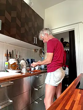 SexyLeon8 online show from 09/22/25, 12:18