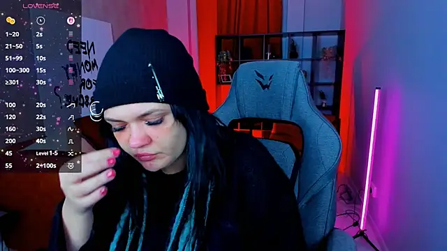 MaryHarrys online show from 11/25/25, 02:55