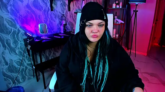 MaryHarrys online show from 11/26/25, 06:03