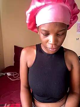 Snapshot of Caramel_Mellow chatting on 10/14/25, 12:50 Caramel Mellow online show from 10/14/25, 12:50