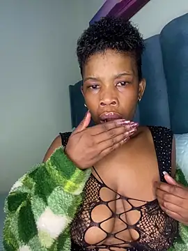 Snapshot of Caramel_Mellow chatting on 12/21/25, 01:35 Caramel Mellow online show from 12/21/25, 01:35