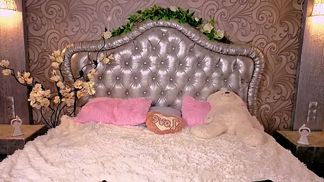 -CindyLou online show from 02/16/26, 05:47