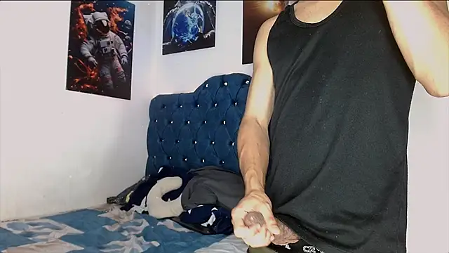 Arturocontreras11 online show from 12/05/25, 04:54