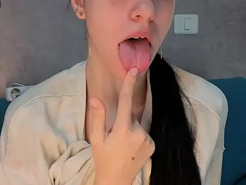 Pisypussy online show from 10/21/25, 07:20