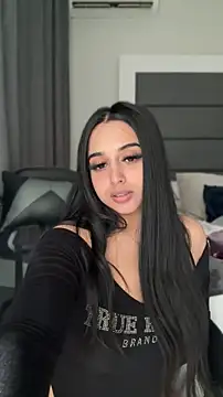 LilMisIndianx online show from 04/19/26, 01:32