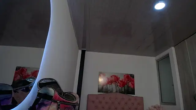 pinky f00x online show from 11/27/25, 07:49