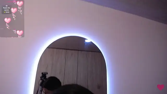 pinky f00x online show from 11/28/25, 07:38