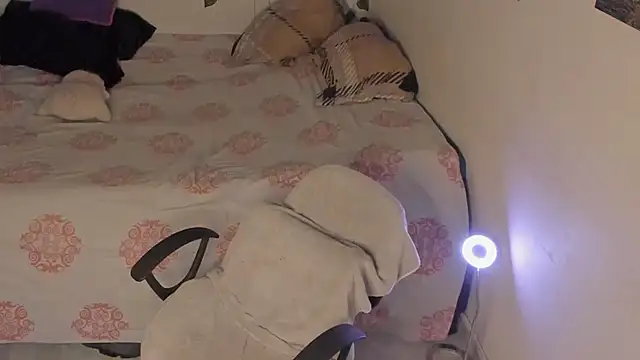 chloe kisses online show from 03/16/26, 11:25