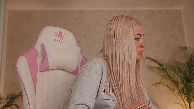 daisyblushh online show from 03/12/26, 04:35