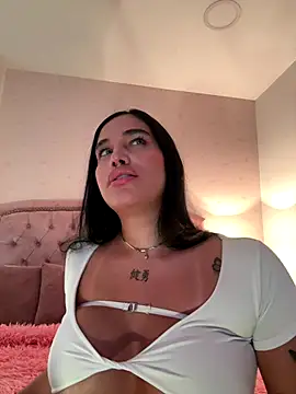 Bella  Wood online show from 12/14/25, 08:13