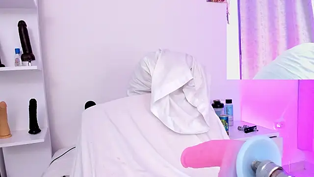 arynaughty20 online show from 09/28/25, 02:44