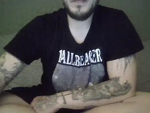 Snapshot of MrNice85 chatting on 04/12/26, 01:10 MrNice85 online show from 04/12/26, 01:10