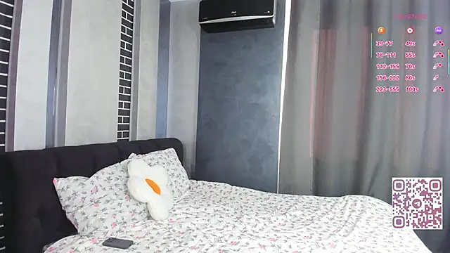 Snapshot of ElvinaRose chatting on 09/18/25, 03:41 ElvinaRose online show from 09/18/25, 03:41