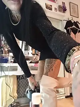 Tannedtattooed69 online show from 04/18/26, 11:16