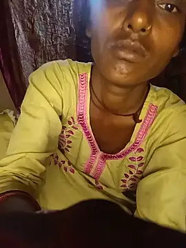 Snapshot of Babhi_Love chatting on 06/18/26, 10:47 Babhi Love online show from 06/18/26, 10:47