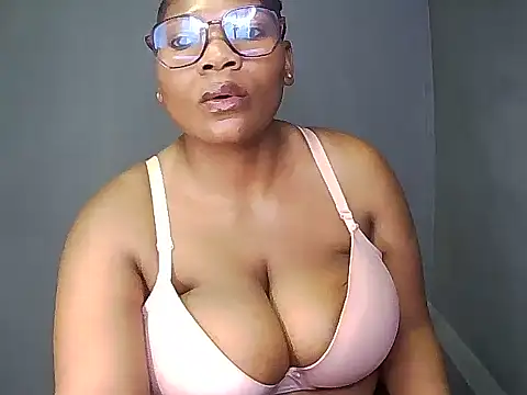 Snapshot of _Busty101_ chatting on 09/09/25, 12:15 Busty101 online show from 09/09/25, 12:15