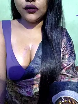 Snapshot of JIYA-04 chatting on 11/08/25, 03:01 JIYA-04 online show from 11/08/25, 03:01