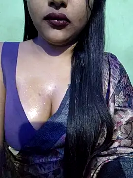 Snapshot of JIYA-04 chatting on 11/10/25, 12:48 JIYA-04 online show from 11/10/25, 12:48