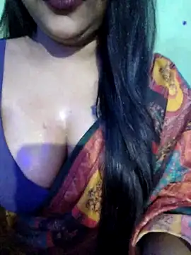 Snapshot of JIYA-04 chatting on 11/14/25, 12:04 JIYA-04 online show from 11/14/25, 12:04