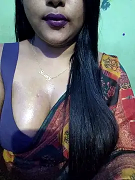 Snapshot of JIYA-04 chatting on 11/30/25, 07:18 JIYA-04 online show from 11/30/25, 07:18