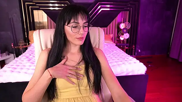 EviLune online show from 11/14/25, 09:13