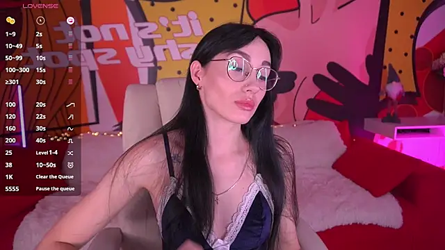 EviLune online show from 12/18/25, 07:36