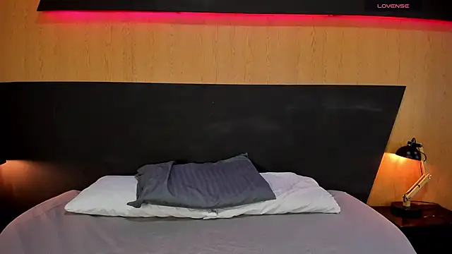 Dakota Monroe online show from 10/01/25, 07:31