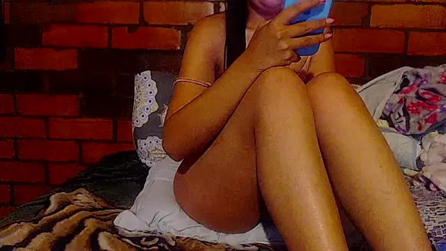 Snapshot of sabrina_v_ chatting on 09/20/25, 04:57 sabrina v online show from 09/20/25, 04:57