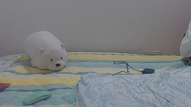 Snapshot of sabrina_v_ chatting on 10/10/25, 12:53 sabrina v online show from 10/10/25, 12:53