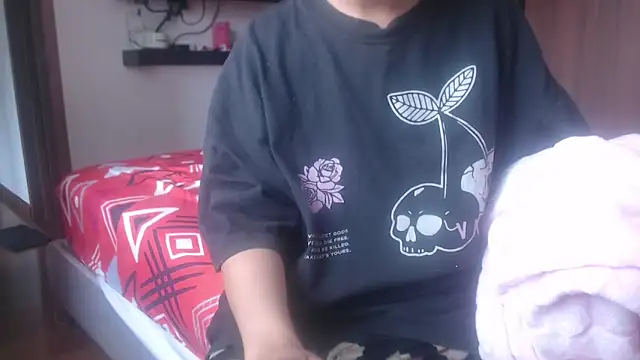 Snapshot of sabrina_v_ chatting on 02/13/26, 04:58 sabrina v online show from 02/13/26, 04:58