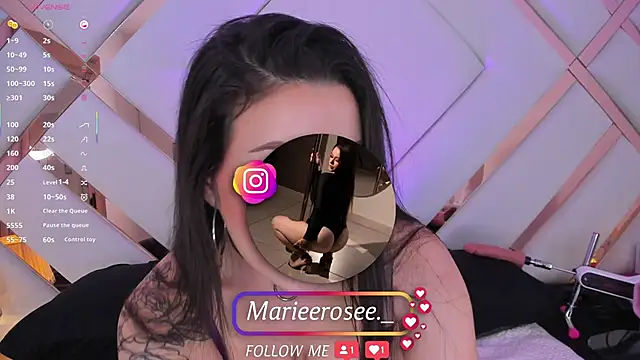 Snapshot of Mariee_rosee chatting on 09/21/25, 12:01 Mariee rosee online show from 09/21/25, 12:01