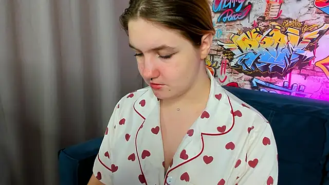 Julia Jips online show from 09/30/25, 12:04