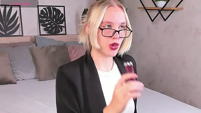 Carolin Miller online show from 09/21/25, 09:11