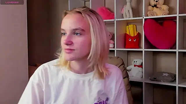 Carolin Miller online show from 10/14/25, 09:54