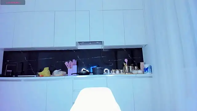 Snapshot of nana_le chatting on 11/09/25, 01:20 nana le online show from 11/09/25, 01:20