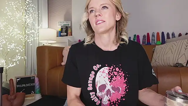 Taylorlove303 online show from 02/06/26, 11:02